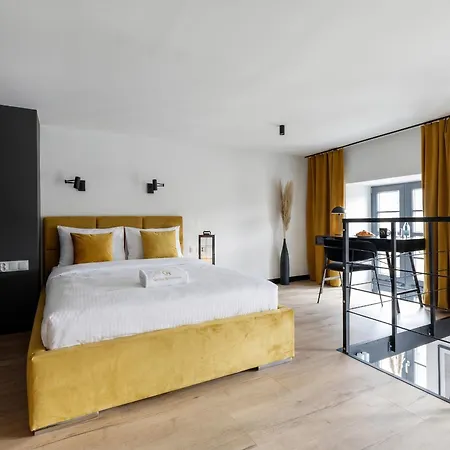 Апартаменти Golden - Stylish Loft - Great Location &jana Pawla33
