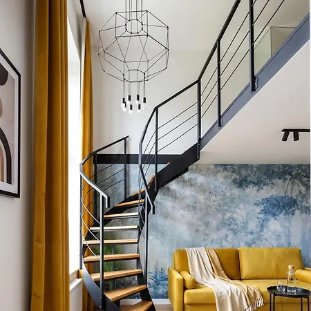 Golden - Stylish Loft - Great Location &jana Pawla33 Apartment *