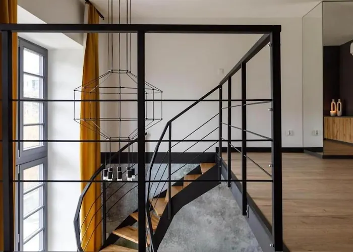 Golden - Stylish Loft - Great Location &jana Pawla33